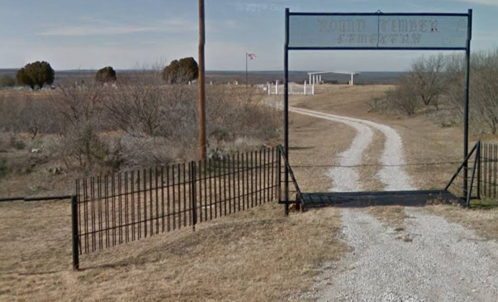Round Timber Cemetery gate, Baylor County, TXGenWeb