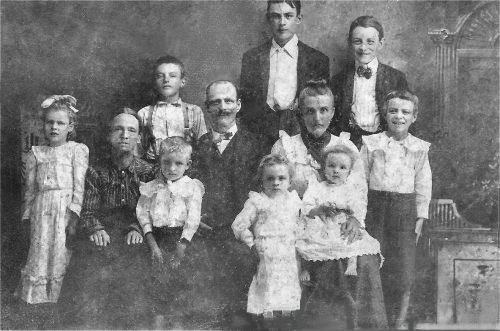 mize-family.jpg (44337 bytes)